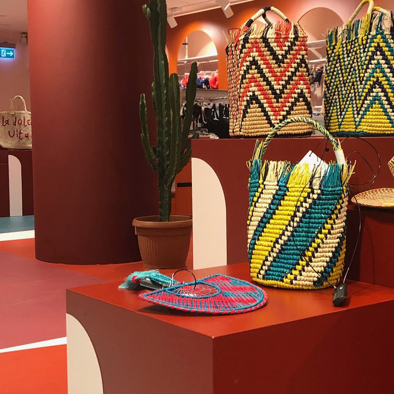 https://www.arteco-italy.com/wp-content/uploads/2019/07/BEACHWARE-MILANO-5.jpg