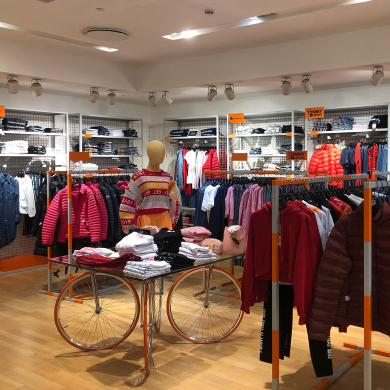 https://www.arteco-italy.com/wp-content/uploads/2019/07/Display-Rinascente-Store-Milano.jpg